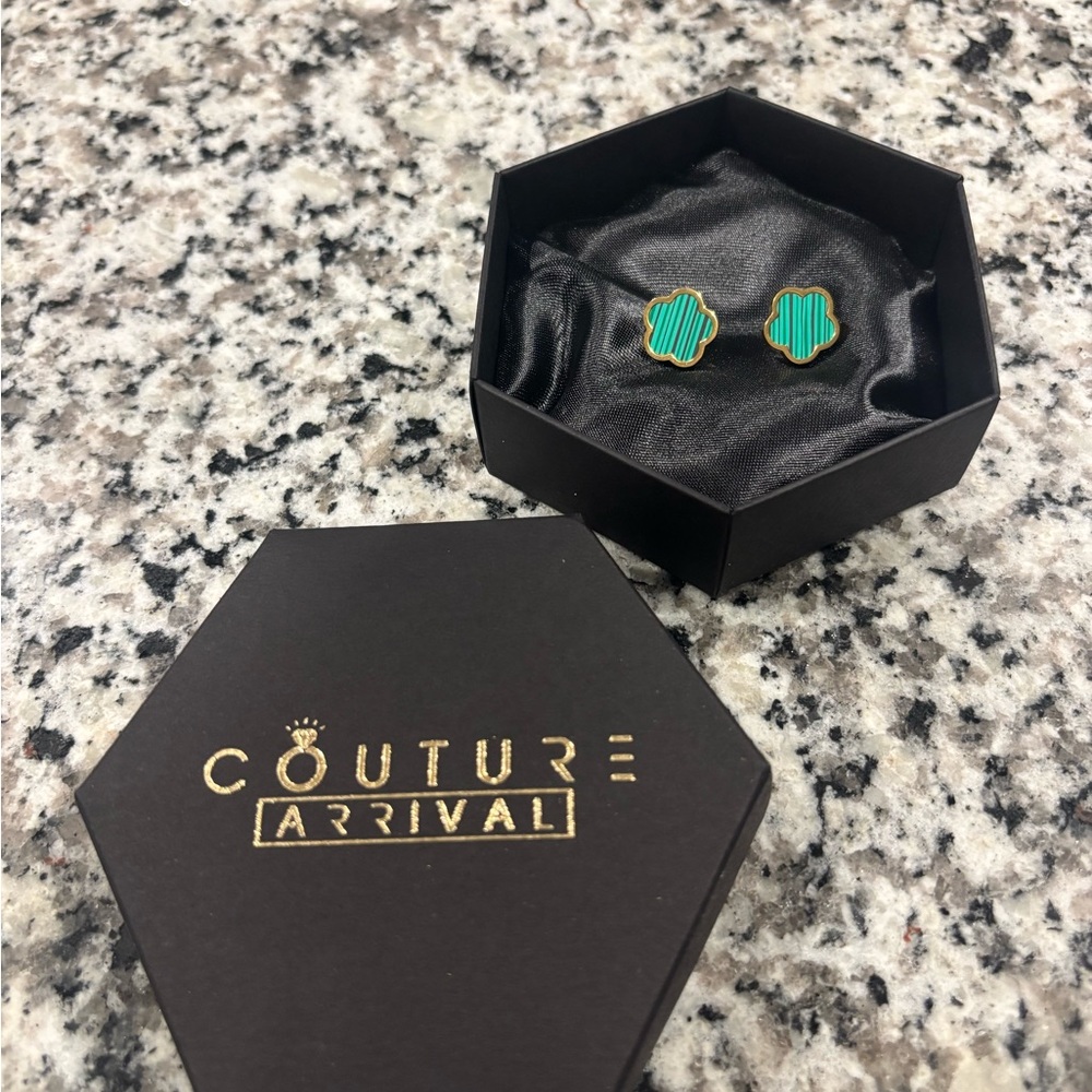 Green Clover Stud Earrings – Gold-Trimmed Luxe Vibes 🍀✨